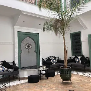 https://riad-etoile-ocre.marrakeshhotelsmorocco.com